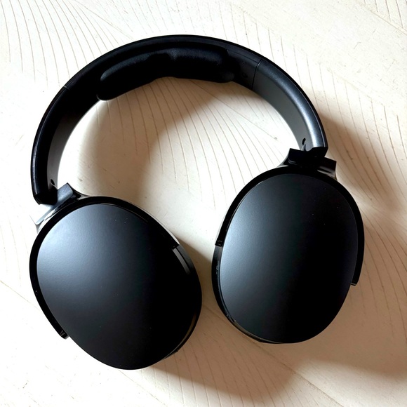 Skullcandy Black Wireless Over-Ear Headphones - Picture 1 of 5